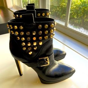 Michael Kors women’s black and gold shoes